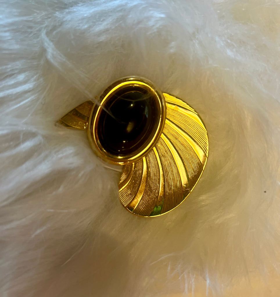 Deco onyx brooch