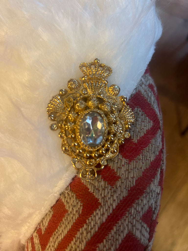 Rhinestone crest brooch